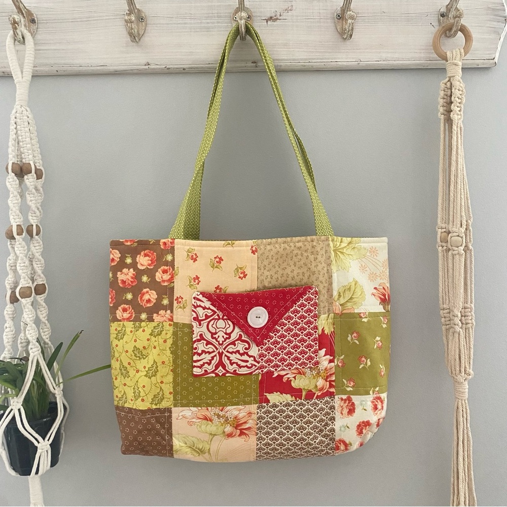 •Handmade vintage fabric square shoulder tote bag•